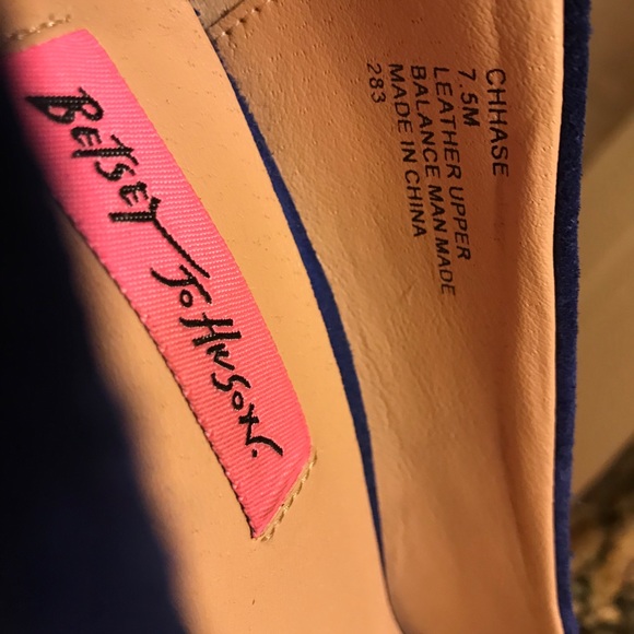 I have a pair of Betsey Johnson platforms - Picture 3 of 3